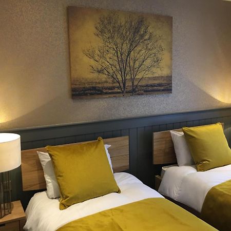 The Tower Arms Hotel Iver Luaran gambar
