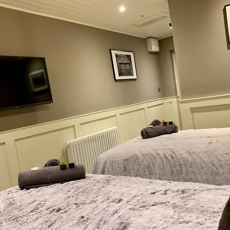 The Tower Arms Hotel Iver Luaran gambar