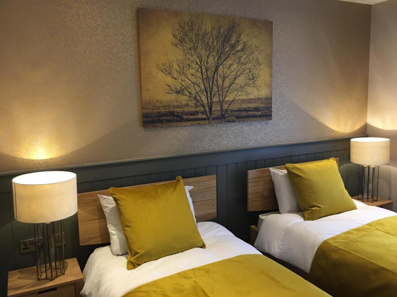 The Tower Arms Hotel Iver Luaran gambar
