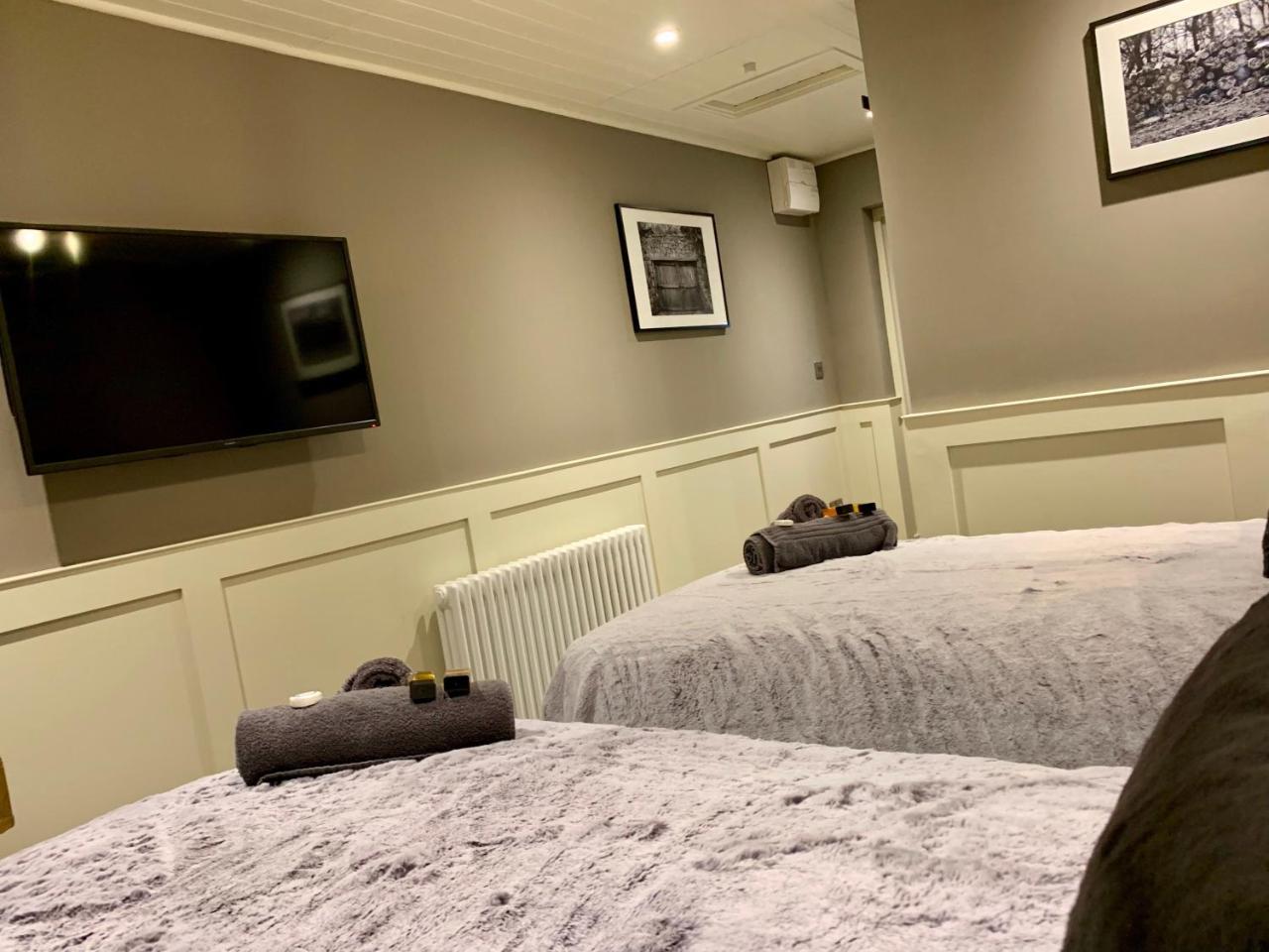 The Tower Arms Hotel Iver Luaran gambar